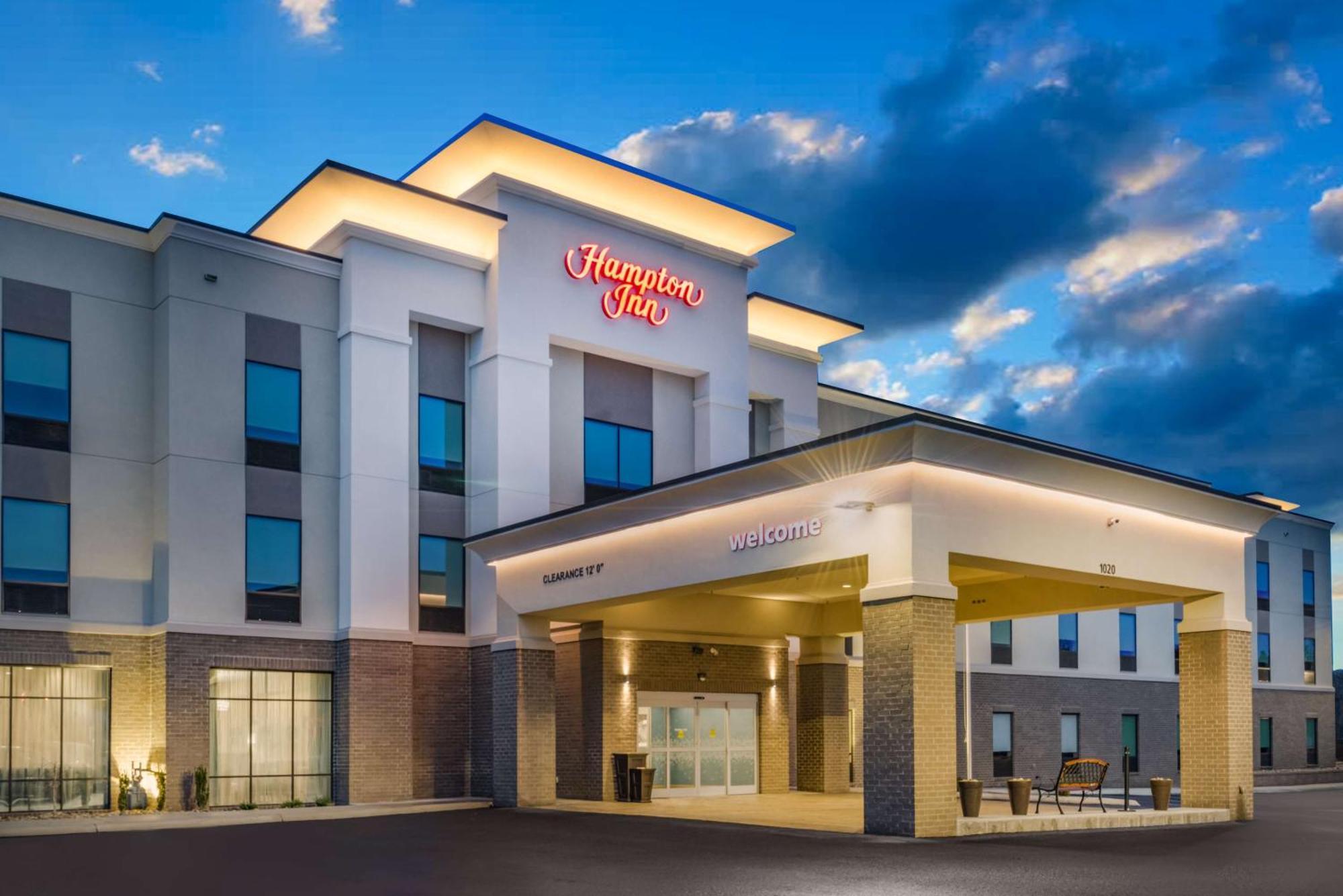 Hampton Inn Newport Kültér fotó