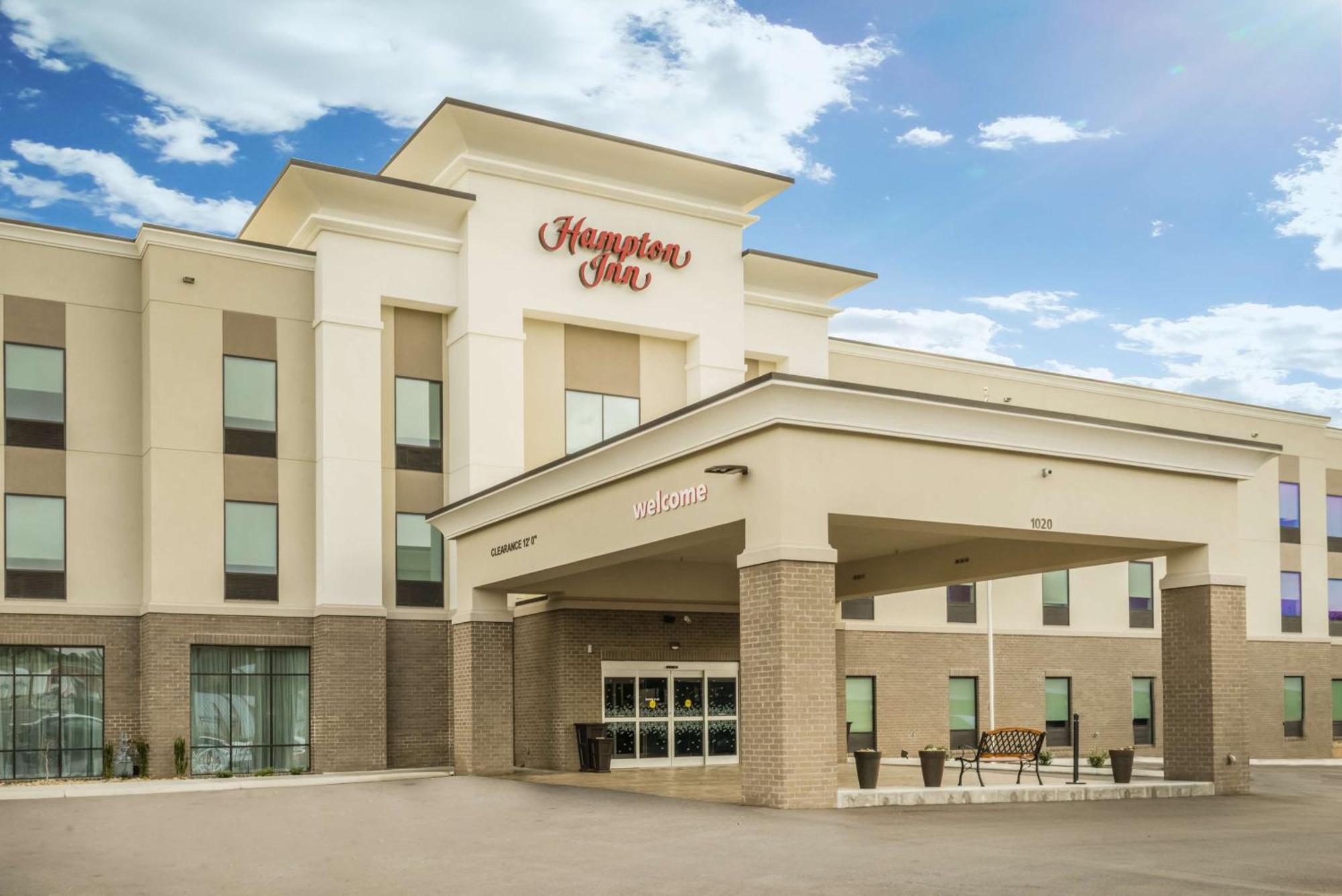 Hampton Inn Newport Kültér fotó