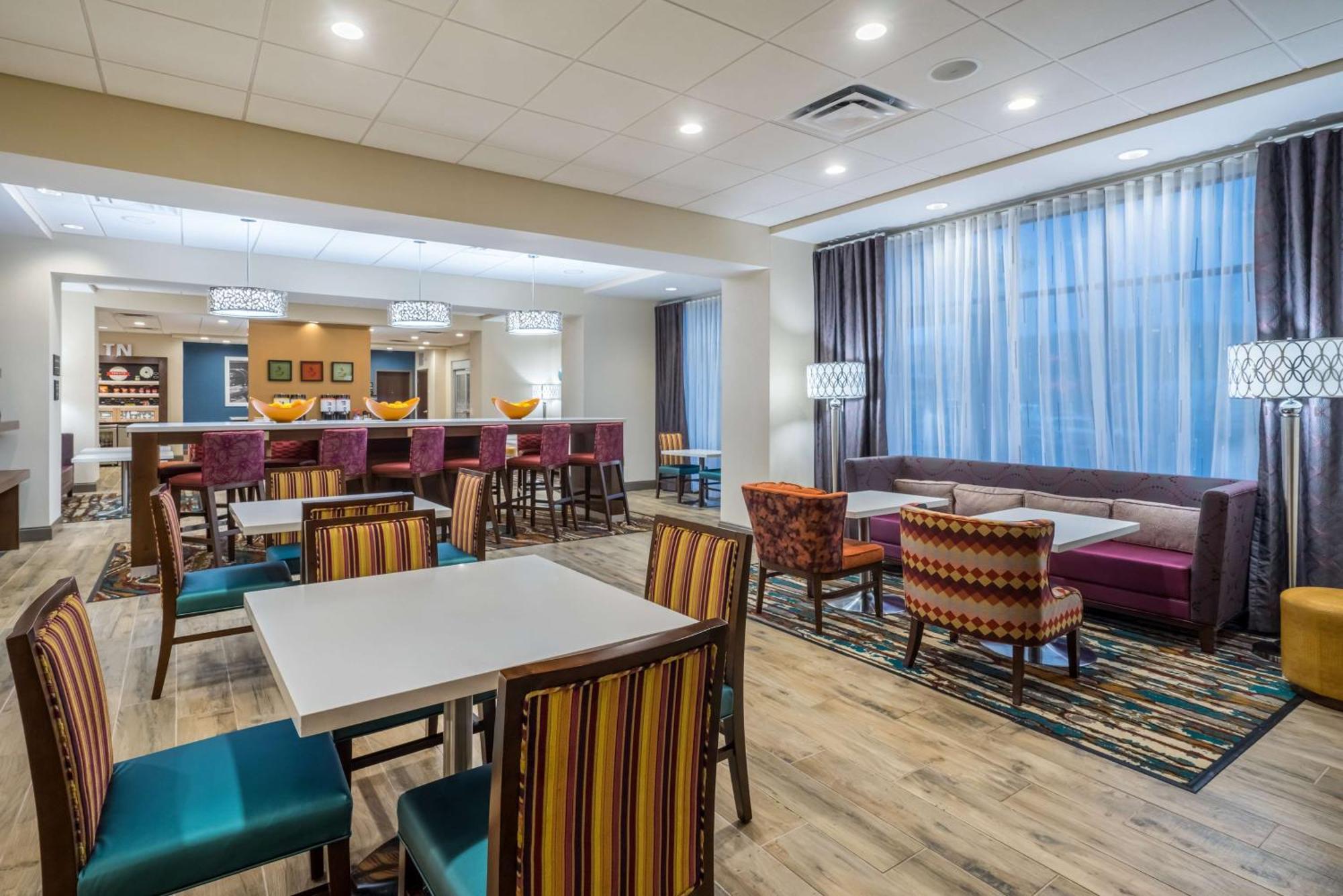 Hampton Inn Newport Kültér fotó